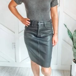 Promo ⌛ Kancan 👩 women Finley Denim 👗 Skirt in Black Washed Metallic Overlay 😀