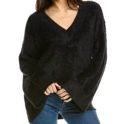 Brand new 🔥 STELLA & LORENZO 👩 women Stella + Lorenzo Plush V-Neck Sweater 🎁
