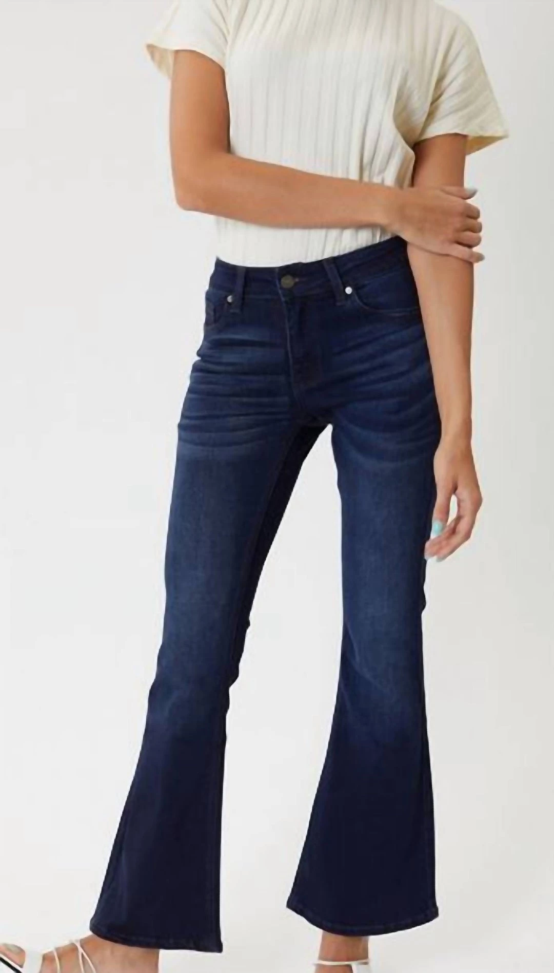 Budget β€οΈ Kancan π© women Petite Mid Rise Flare Jean in Dark Indigo π