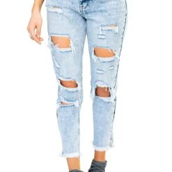 Brand new π Kancan π© women High Rise Fray Mom π Jeans in Medium Blue π₯°