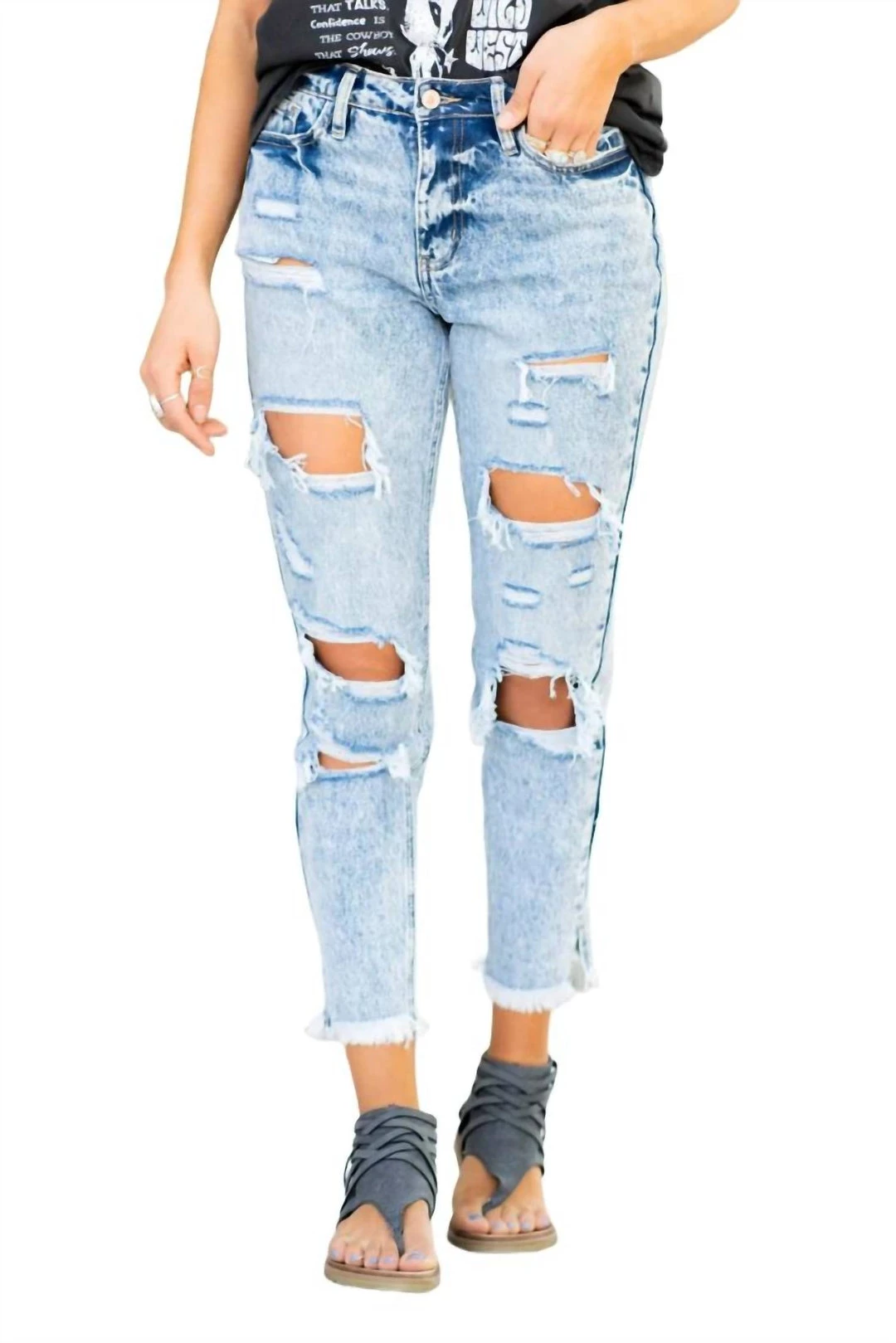 Brand new π Kancan π© women High Rise Fray Mom π Jeans in Medium Blue π₯°